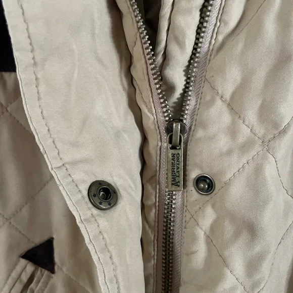 American Living Quilted Beige Jacket with Dark Brown Details - Picture 6 of 11